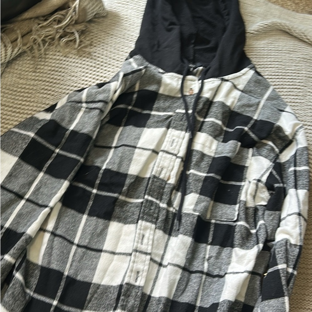 Forever 21 Black and White Plaid Button Down Shirt